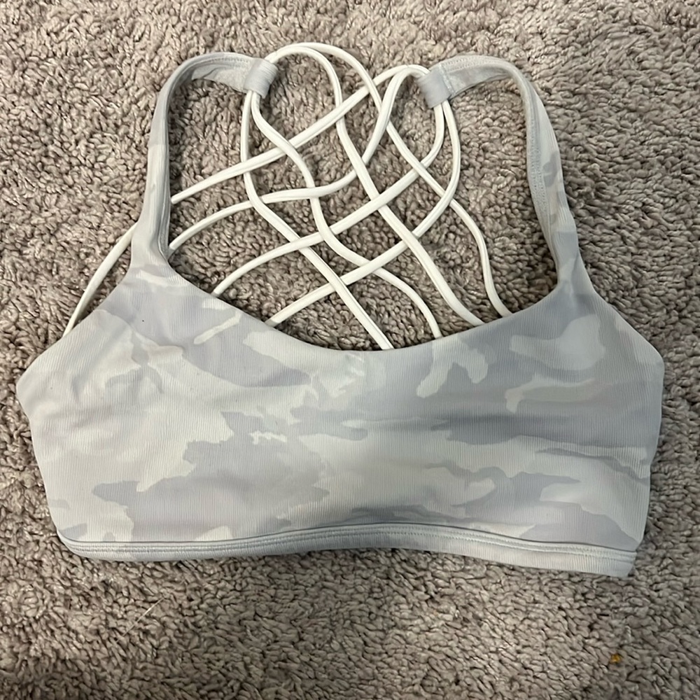 Lululemon Size 6 Camo Sports Bra
